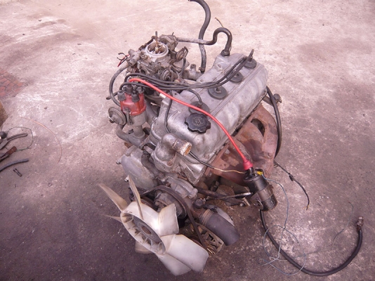 ขายเครื่่องยนต์โตโยต้าเบนซินขับหลัง 6850 บาท