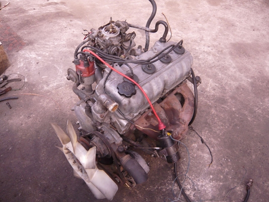 ขายเครื่่องยนต์โตโยต้าเบนซินขับหลัง 6850 บาท