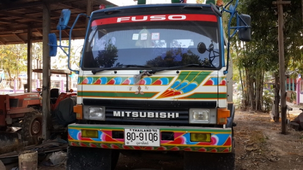 ขายรถบรรทุกลากรถเกี่ยว 10ล้อ 2เพลา mitsu fuso fn527TD 10speed 999,999บาท ต่อรองได้