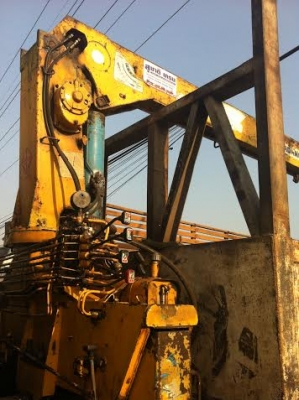 ขายรถบรรทุก เครน หกล้อ  ด่วน