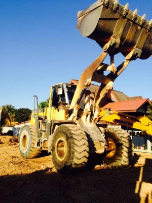 รถตักล้อยาง KOMATSU WA 380