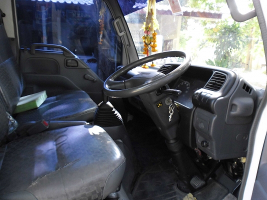 ขาย 6 ล้อ NKR-130 โบว์ ปี 50 สวย ๆ ขาย 6 ล้อ NKR-130 โบว์ ปี 50 สวย ๆ