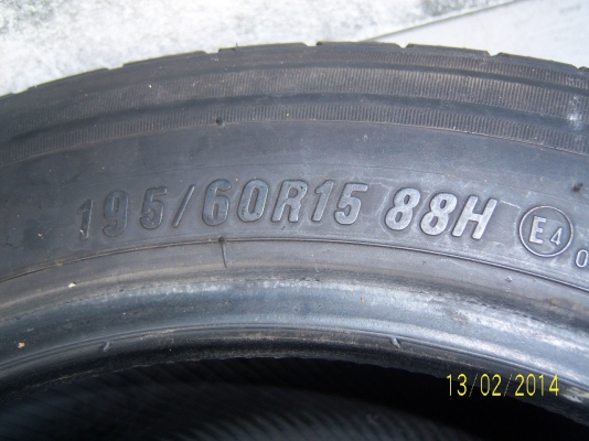 ยางแม็กซิส 195 60 15 ปี11  ยางดอกเหลือเยอะ สภาพดี ไม่เคยปะ ไม่มีบวม ไม่กินข้าง