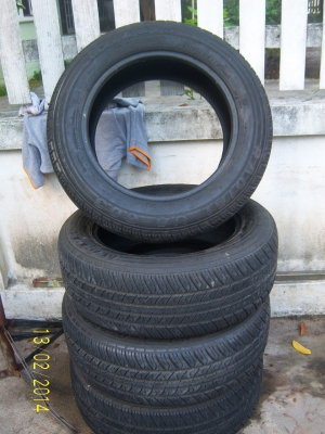 ยางแม็กซิส 195 60 15 ปี11  ยางดอกเหลือเยอะ สภาพดี ไม่เคยปะ ไม่มีบวม ไม่กินข้าง