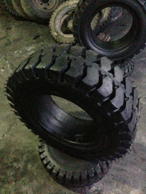 รับหล่ออกยางตันและลมทุกขนาด แต้ว 0860199503 รับหล่ออกยางตันและลมทุกขนาด แต้ว 0860199503