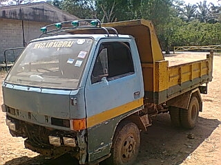 ขาย  6  ล้อ  อิซูซุดั้ม  88  แรงม้า  เกียร์สั้น  ยกหัวได้