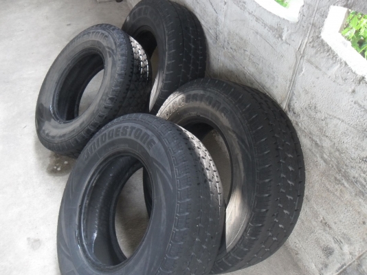 ยาง BRIDGESTONE LEO677 195R14 ปี10 สวยๆ 4 เส้น ราคา 3300 บาท