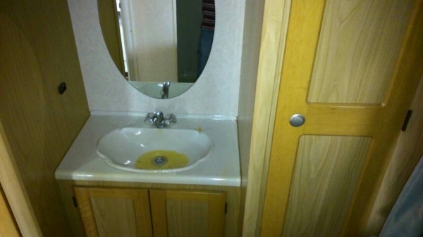 รถตู้นอนรถสภาพพร้อมใช้งาน รถสวย มีครัว ห้องนอน ห้องน้ำ ราคา 450,000 รถตู้นอนรถสภาพพร้อมใช้งาน รถสวย มีครัว ห้องนอน ห้องน้ำ ราคา 450,000