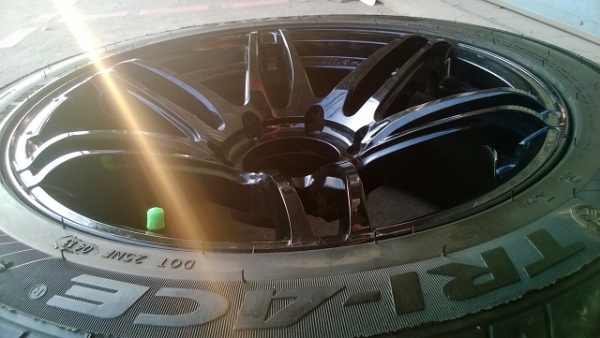 MR2 ขอบ 17 หน้า 8 หลัง 9 ดอกเต็ม (ล้อเดือนกว่า) MR2 ขอบ 17 หน้า 8 หลัง 9 ดอกเต็ม (ล้อเดือนกว่า)