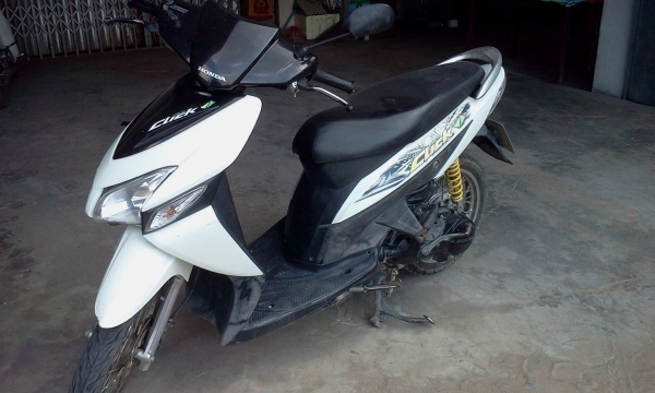 ขาย click เครื่องดีมีทะเบียนชุดโอนพร้อม 12500