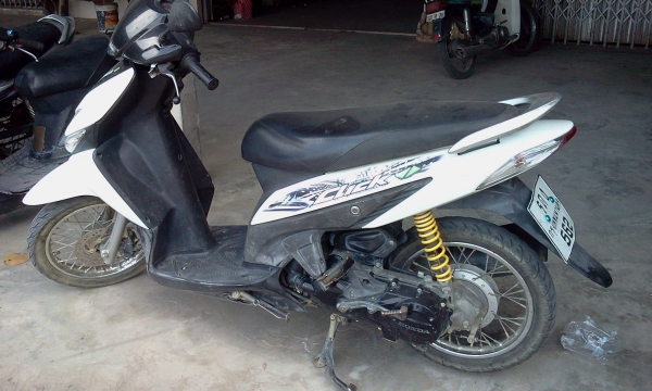 ขาย click เครื่องดีมีทะเบียนชุดโอนพร้อม 12500