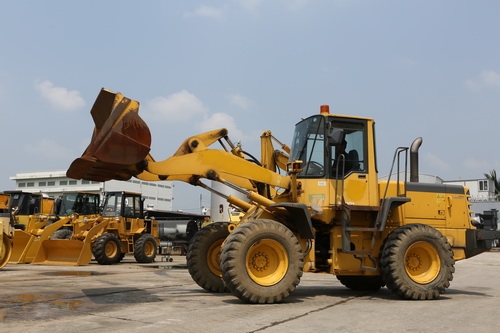 รถตักล้อยาง Komatsu WA250-3E ขนาด 2.5 คิว รถนอกแท้จากญี่ปุ่น 091 695-6445