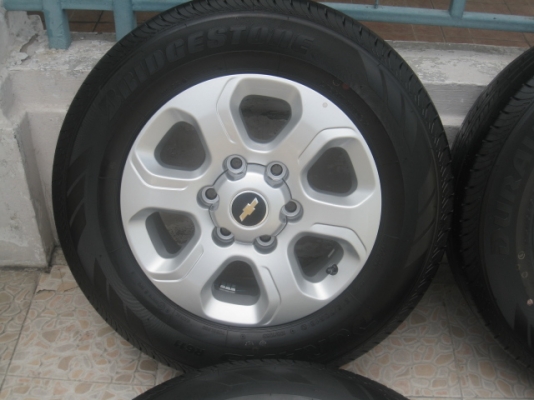 ขายล้อแม็กป้ายแดง Chev colorado 16"x6.5" et41 6รู139.7ยางผลิตสัปดาห์ที่31,3 เส้นและ34,1 เส้นี สนใจติดต่อเล็กคลองสามครับ (081-3747940)