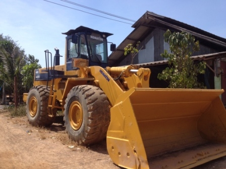 ขายรถตัก KOMATSU WA500 ราคา 1800000 โทร 0850853022 ขายรถตัก KOMATSU WA500 ราคา 1800000 โทร 0850853022