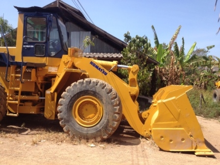 ขายรถตัก KOMATSU WA500 ราคา 1800000 โทร 0850853022 ขายรถตัก KOMATSU WA500 ราคา 1800000 โทร 0850853022