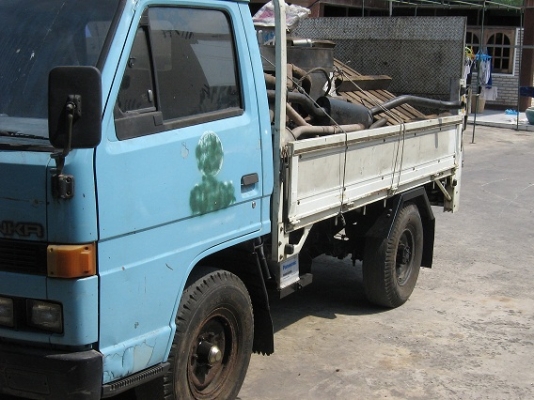 ขายด่วน ISUZU NKR 4ล้อ เครื่อง 4JB 2800CC พร้อมลิฟท้ายไฮดรอลิค