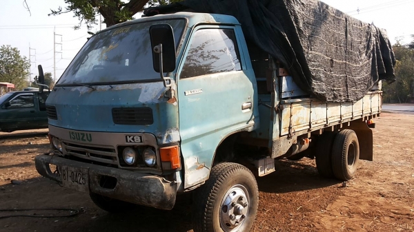 **250,000 บ.ต่อรอง**ขาย 6ล้อช่วงล่างใหญ่ ISUZU KS110 4BE1 เครื่องแน่นดี แห้งแรง ช่วงล่างFหน้า-หลัง คัสซีดีเดิมมีตำหนิตามรูป (ต้องเก็บ) กระบะคอกไม้4.30ม.สภาพดีพื้นดีข้างดี หัวเก๋งเดิมๆ พอใช้ ภายในโอเค ยาง8.25ดี4เส้นพอใช้2เส้น ทะเบียนขาด3ปี ขายตามสภาพเก็บนิ **250,000 บ.ต่อรอง**ขาย 6ล้อช่วงล่างใหญ่ ISUZU KS110 4BE1 เครื่องแน่นดี แห้งแรง ช่วงล่างFหน้า-หลัง คัสซีดีเดิมมีตำหนิตามรูป (ต้องเก็บ) กระบะคอกไม้4.30ม.สภาพดีพื้นดีข้างดี หัวเก๋งเดิมๆ พอใช้ ภายในโอเค ยาง8.25ดี4เส้นพอใช้2เส้น ทะเบียนขาด3ปี ขายตามสภาพเก็บนิ