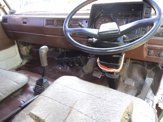 ขายถูกตามสภาพเลยคับ335000บาทรถ6ล้อฮีโน่FBเครื่อง117แรงช่วงล่างF สภาพดีพร้อมใช้