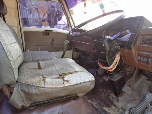 ขายถูกตามสภาพเลยคับ335000บาทรถ6ล้อฮีโน่FBเครื่อง117แรงช่วงล่างF สภาพดีพร้อมใช้