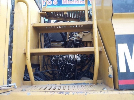 รถขุดล้อยาง CAT M312 # 6TL00484 สนใจโทร 083 081 2889