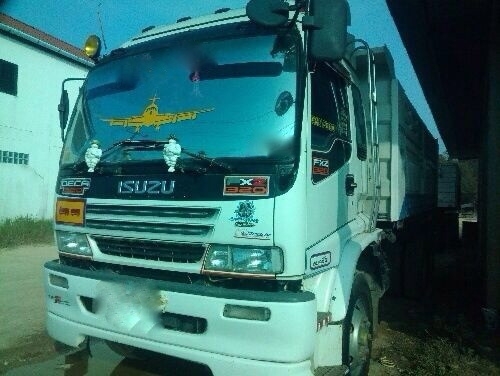 รถฮีโน่ 10 ล้อดั้ม  FXZ 270 แรงม้า. ปี 51  ( ราคา 2,150,000 บาท. ) สนใจติดต่อ 081 - 6079515