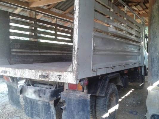 รถอีซูซุ 6 ล้อดั้ม 150 แรงม้า. ปี 50  ( รถวิ่ง 68,xxx กม. )    สนใจติ ดต่อ 081 - 6079515