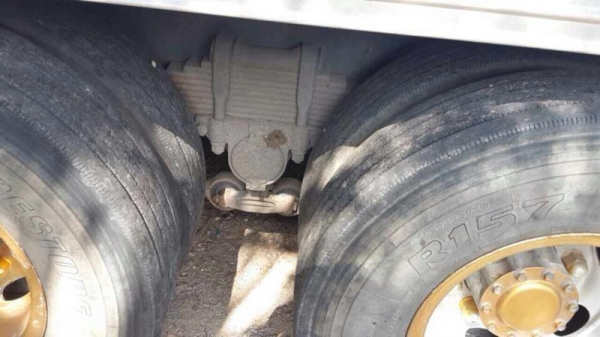 รถอีซูซุ 10 ล้อ ตู้เย็น  230 แรงม้า. ปี 50  สนใจติดต่อ 081 - 6079515