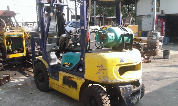 ขายรถโฟคลิฟต์KOMATSUขนาด3ตันพร้อมใ้ช้งาน