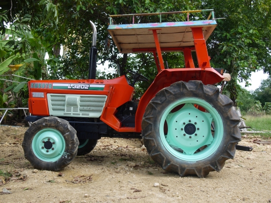 ขาย KUBOTA L3202 ครับ