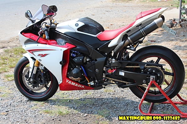 แม็กสิงห์บุรี//YAMAHA R1 ปี2009 สภาพสวยสุดๆ ของแต่งเยอะมาก ทะเบียนแท้โอนขนส่ง 580000 ด่วน