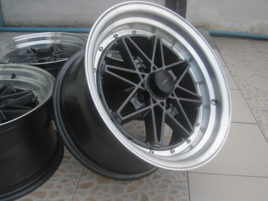 ขายล้อแม็กมือสอง ลาย equip 03 15"x8" et25 4 รู 100 ทำสีใหม่ สีเทากัน ขอบเงา ไม่มีซ่อม สนใจติดต่อเล็กคลองสามครับ (081-3747940)