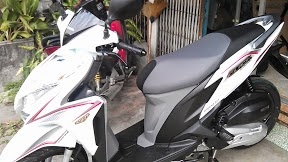 ขายคลิกตัวท็อปขาวเทาสภาพใหม่ ราคาถูก