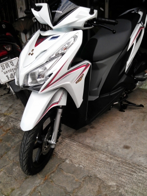 ขายคลิกตัวท็อปขาวเทาสภาพใหม่ ราคาถูก