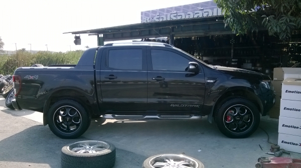 ขายแล้วครับ MICKEY THOMPSON