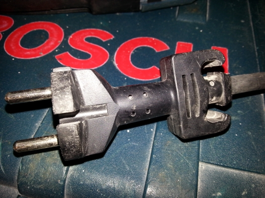 ขายสว่านโรตารี่ BOSCH 3ระบบของแท้รุ่นGBH2-26DEสภาพตัวนี้ดีมากเกิน90\%ครับ