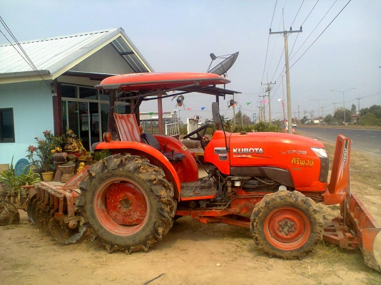 ขายดาวห์ คูโบต้า 47 แรง สภาพพร้อมใช้งาน โลตารี่ ฝานไถ ฝานเกด พร้อมคาด 2 แสนบาท เปลี่ยนสัญญาหั้ยเลย