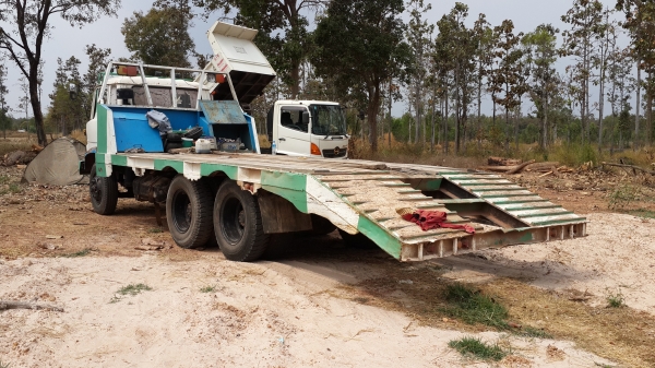 ขายด่วนHINOKT725เทรนเลอร์สองเพลาขึ้นแบ็คโฮสองร้อยสบายสภาพสวยสุดๆเอกสารใบซี้อขายจองโทร0801515451