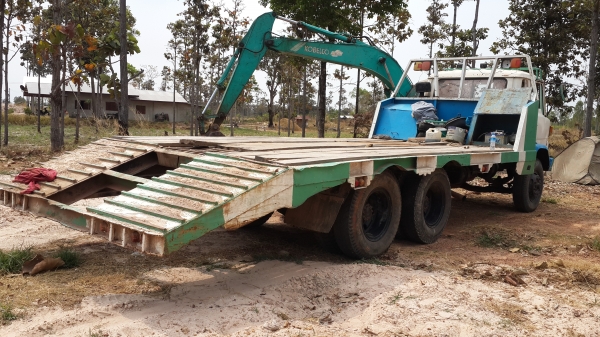 ขายด่วนHINOKT725เทรนเลอร์สองเพลาขึ้นแบ็คโฮสองร้อยสบายสภาพสวยสุดๆเอกสารใบซี้อขายจองโทร0801515451