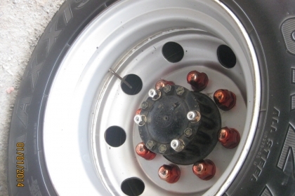 ขาย Deca Uro 2 ปี 48 หกล้อตู้สิบบานยาว 7.2 m สวยมาก โทร 088-4501277