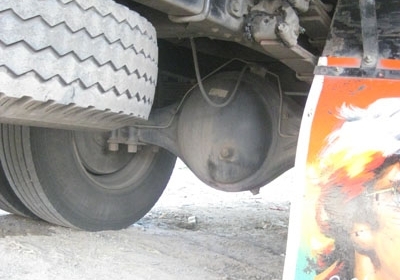 ขาย Deca Uro 2 ปี 48 หกล้อตู้สิบบานยาว 7.2 m สวยมาก โทร 088-4501277