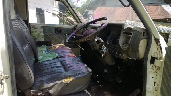 6ล้อน้ำมัน ISUZU KS 110แรง ถ้งจุประมาณ7พันลิตร มีมิเตอร์ครบ รถห้างแท้ พร้อมใช้.เล่มพร้อม..