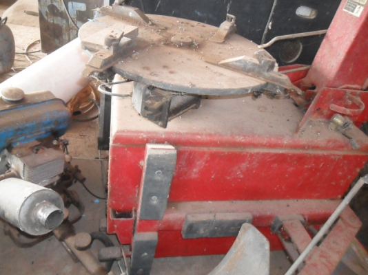 ฝากขายครับ เครื่องถอดยาง 20 นิ้ว ซื้อมาไม่ได้ใช้ ฝากขายครับ เครื่องถอดยาง 20 นิ้ว ซื้อมาไม่ได้ใช้