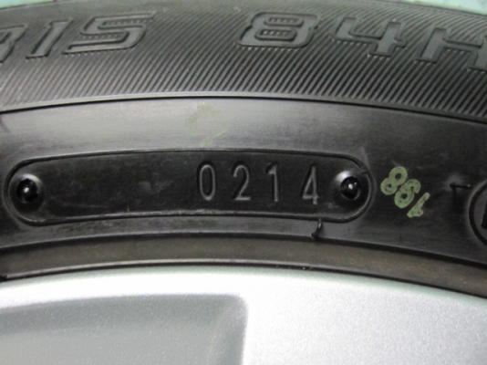 ขายล้อแม็กป้ายแดง New Vios พร้อมยางปี 14 ขอบ 15 ตุ่มหน้ายางมีครบ