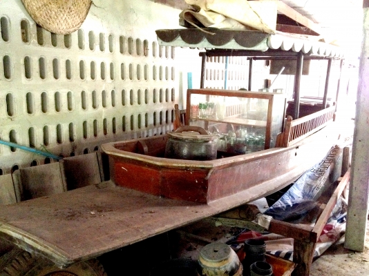 ขายเรือขายกาแฟโบราณ ของเก่าสภาพดี ไม้สักแท้ เริ่มต้น 900,000 บาท ต่อรองได้ ขายเรือขายกาแฟโบราณ ของเก่าสภาพดี ไม้สักแท้ เริ่มต้น 900,000 บาท ต่อรองได้