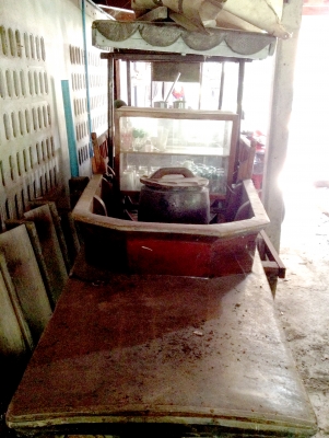 ขายเรือขายกาแฟโบราณ ของเก่าสภาพดี ไม้สักแท้ เริ่มต้น 900,000 บาท ต่อรองได้ ขายเรือขายกาแฟโบราณ ของเก่าสภาพดี ไม้สักแท้ เริ่มต้น 900,000 บาท ต่อรองได้