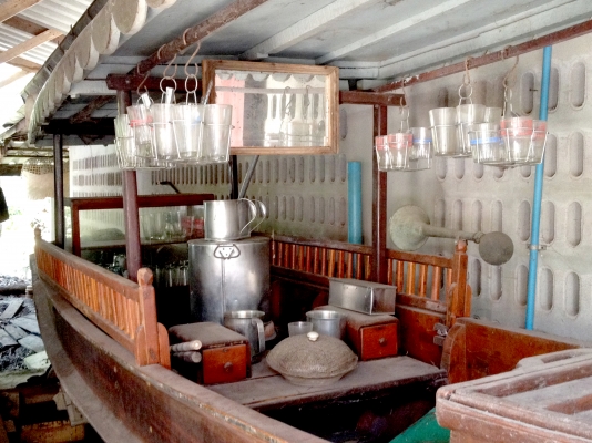 ขายเรือขายกาแฟโบราณ ของเก่าสภาพดี ไม้สักแท้ เริ่มต้น 900,000 บาท ต่อรองได้ ขายเรือขายกาแฟโบราณ ของเก่าสภาพดี ไม้สักแท้ เริ่มต้น 900,000 บาท ต่อรองได้