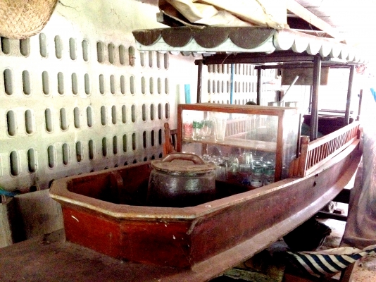 ขายเรือขายกาแฟโบราณ ของเก่าสภาพดี ไม้สักแท้ เริ่มต้น 900,000 บาท ต่อรองได้ ขายเรือขายกาแฟโบราณ ของเก่าสภาพดี ไม้สักแท้ เริ่มต้น 900,000 บาท ต่อรองได้