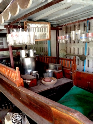 ขายเรือขายกาแฟโบราณ ของเก่าสภาพดี ไม้สักแท้ เริ่มต้น 900,000 บาท ต่อรองได้ ขายเรือขายกาแฟโบราณ ของเก่าสภาพดี ไม้สักแท้ เริ่มต้น 900,000 บาท ต่อรองได้