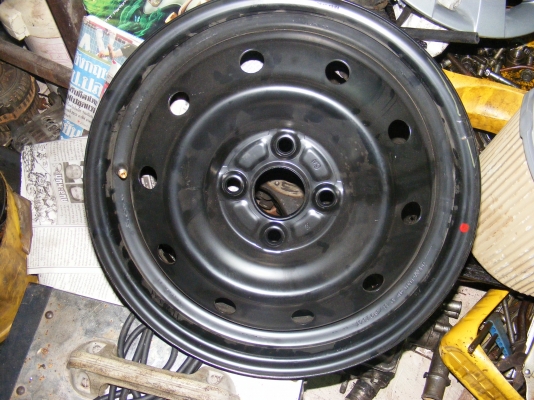 ล้อเหล็ก ขอบ 15 นิ้ว พร้อมฝาครอบ ซูซูกิ สวิฟ