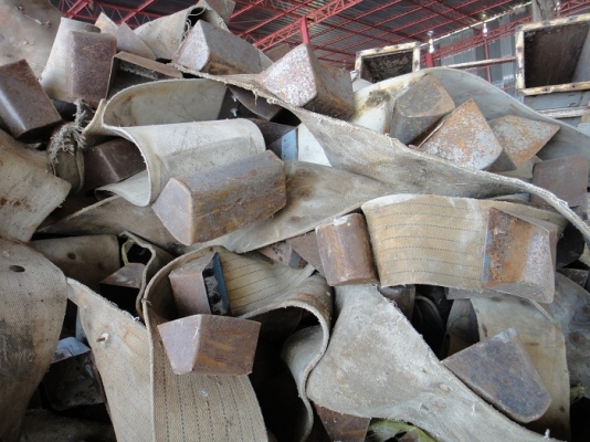 กระพ้อติดสายพาน กระพ้อติดสายพาน